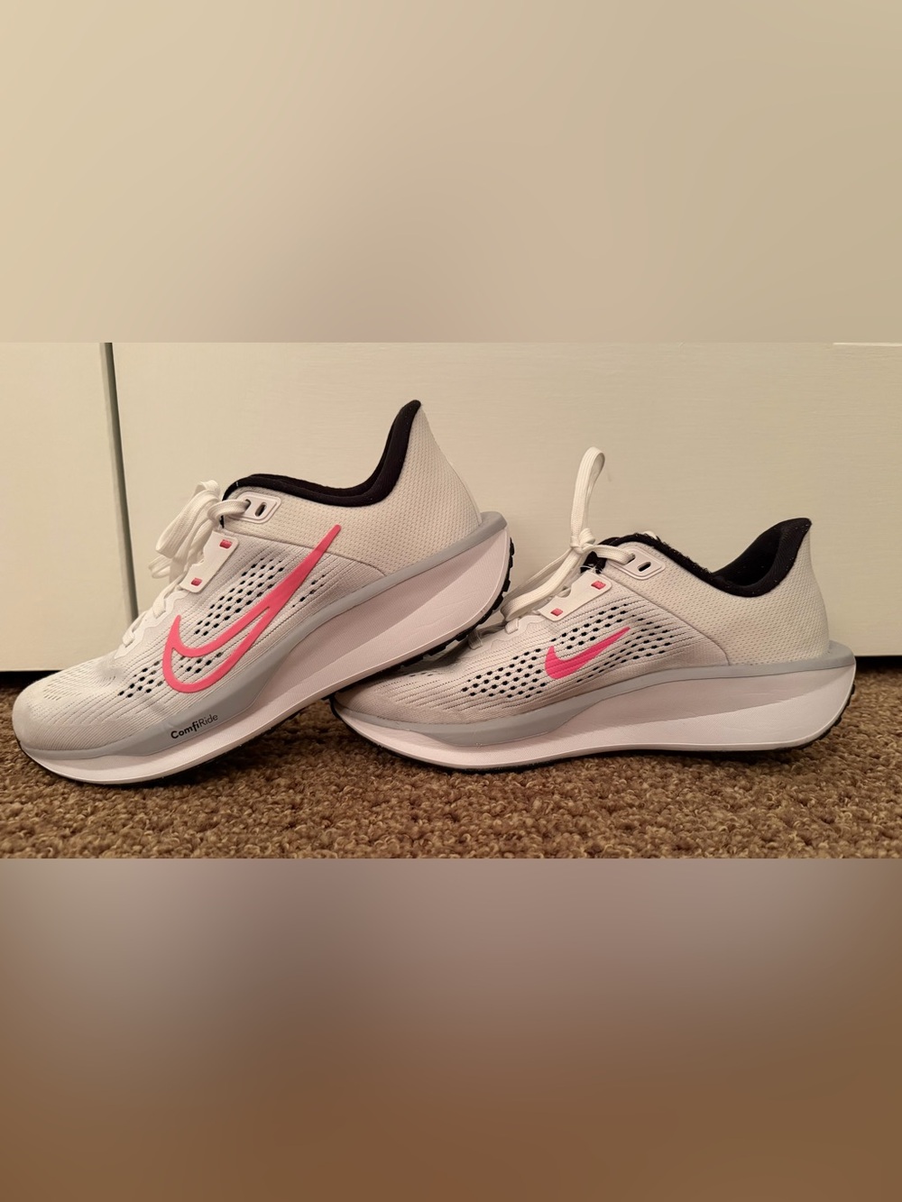 Nike Quest 6 Women's White Running Shoes with Pink Swoosh